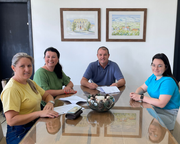 entidades-e-escolas-recebem-recursos-para-melhorias-estruturais