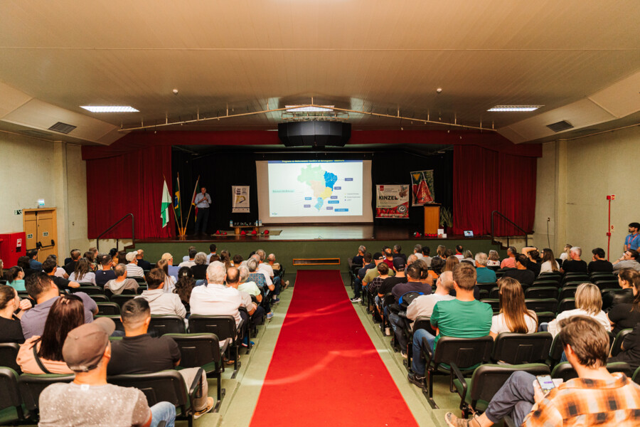 Seminário sobre o morango destaca novas cultivares e práticas de produção seminario-sobre-o-morango-destaca-novas-cultivares-e-praticas-de-producao