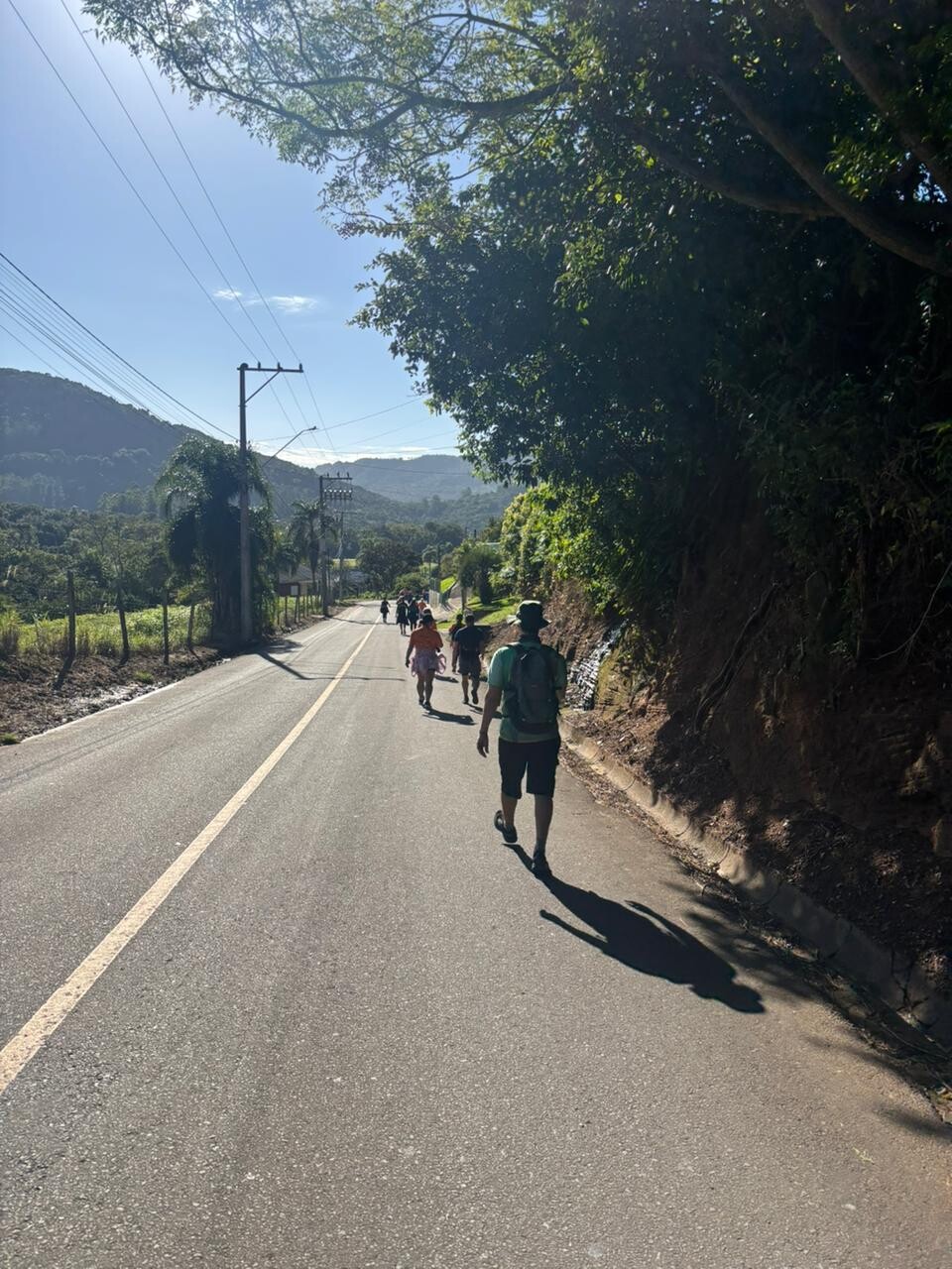 sol-frio-e-disposicao-caminhada-juntos-por-bom-principio-reune-mais-de-280-pessoas